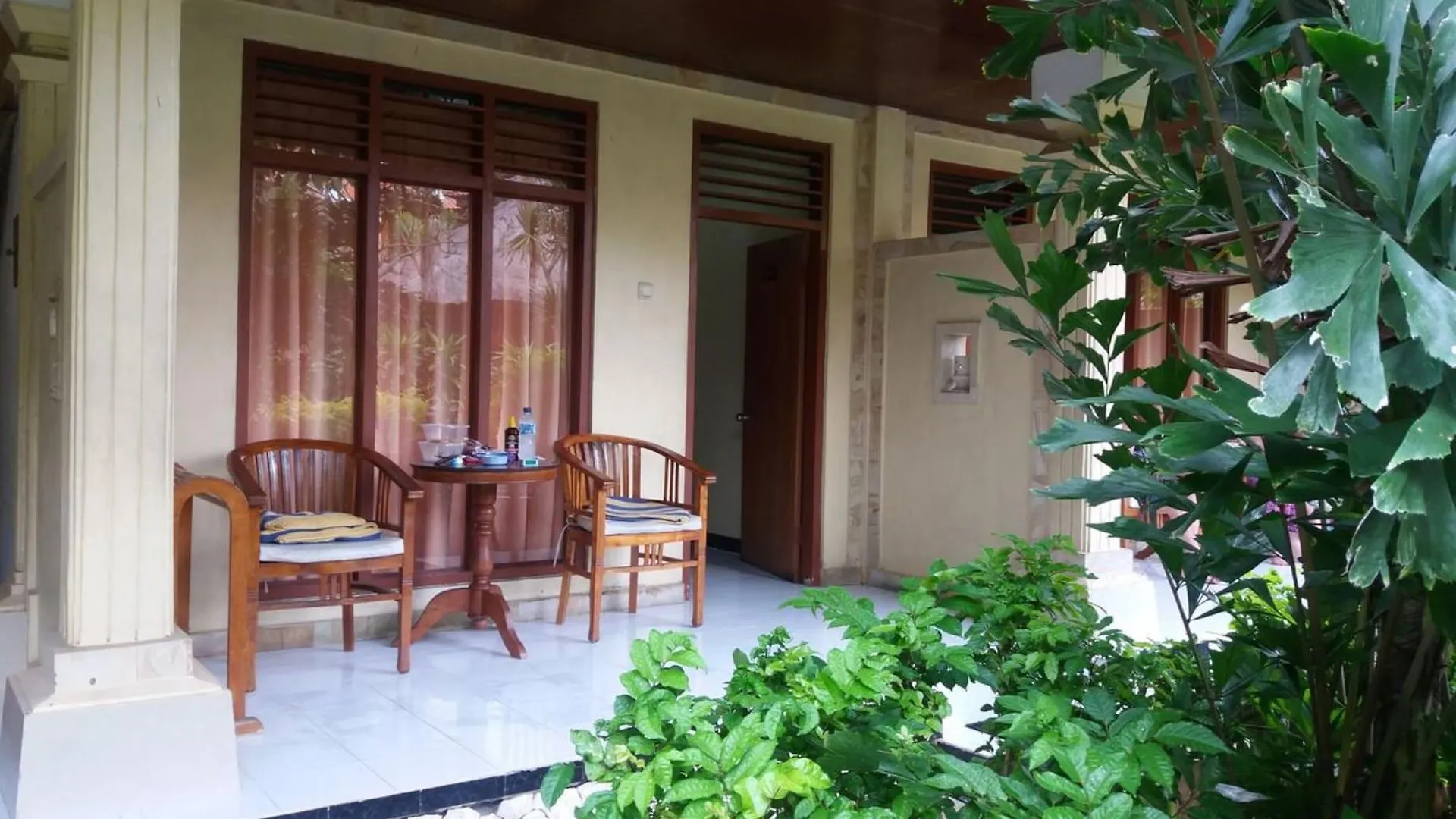 Hotel The Sari Beach Legian