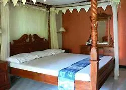 The Sari Beach Legian  2*, Legian (Bali)