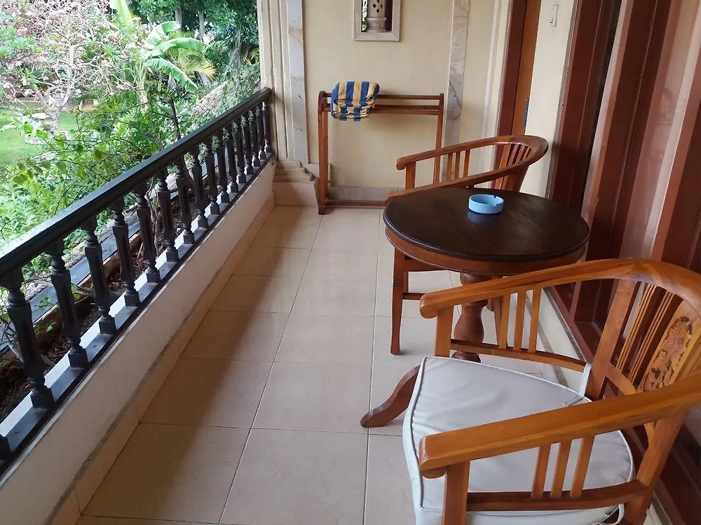 Hotel The Sari Beach Legian